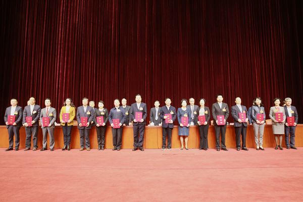 1523866359660032.jpg 2.jpg