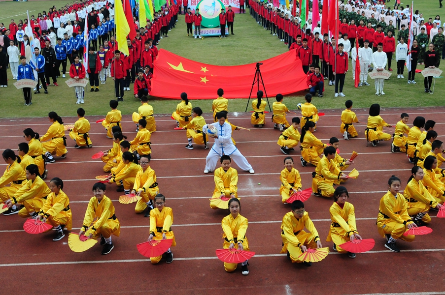 德外舉行第十六屆體育文化藝術節暨第十九屆秋季運動會_副本.jpg