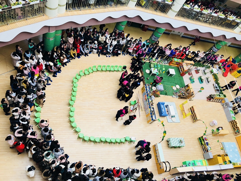 1545101648567664.jpg 德陽市幼兒園游戲活動現場展示活動在德外幼兒園舉行.jpg