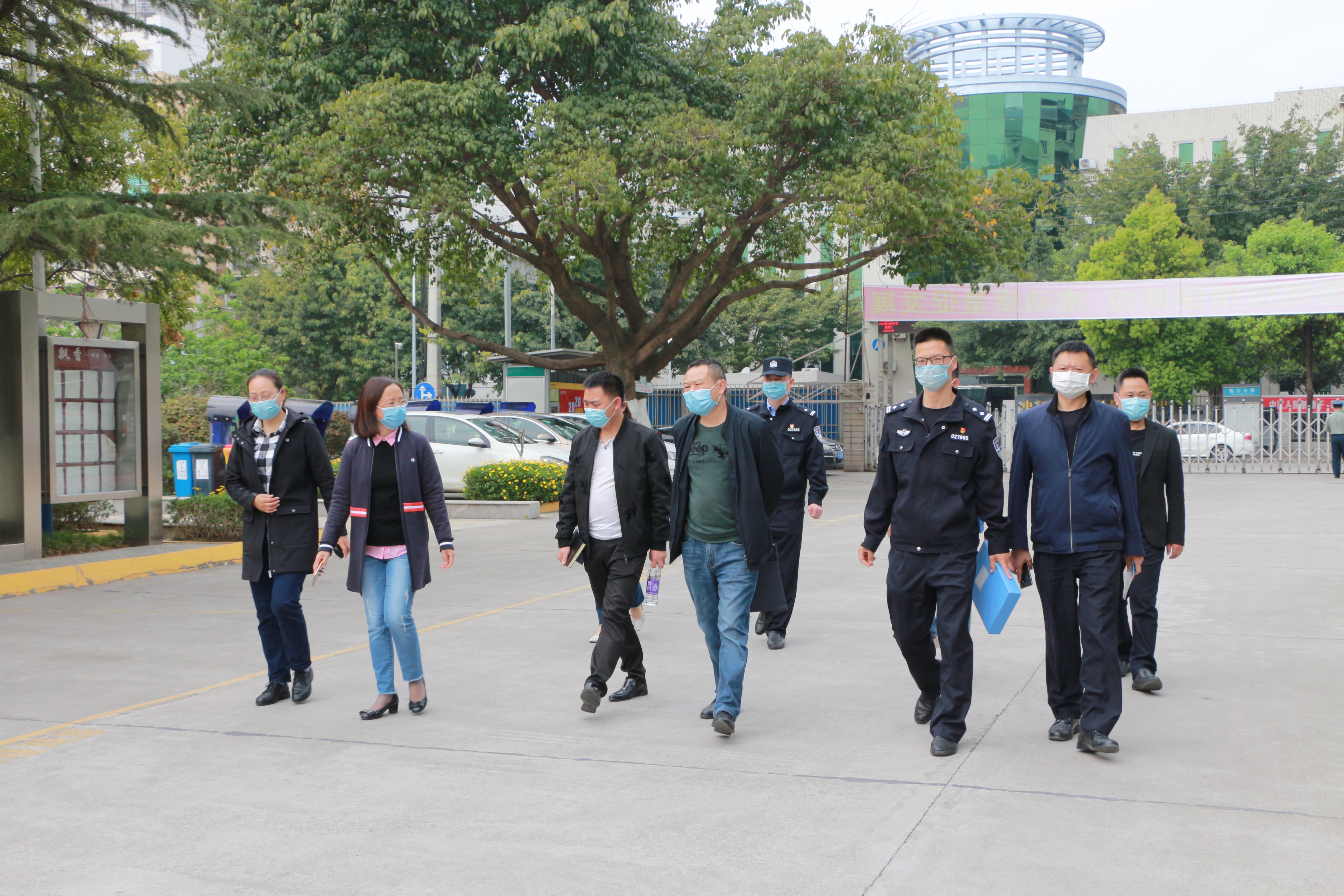 1587522658154929.jpg 中江縣政法委領導視察繼光實驗學校1.JPG